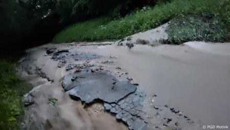 Včerajšnje močno neurje v Motniku (46)